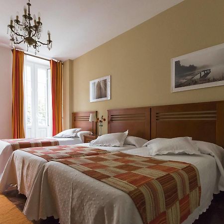 Hostal La Carballinesa Saint-Jacques-de-Compostelle Extérieur photo