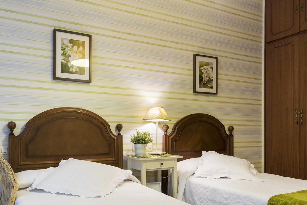Hostal La Carballinesa Saint-Jacques-de-Compostelle Extérieur photo