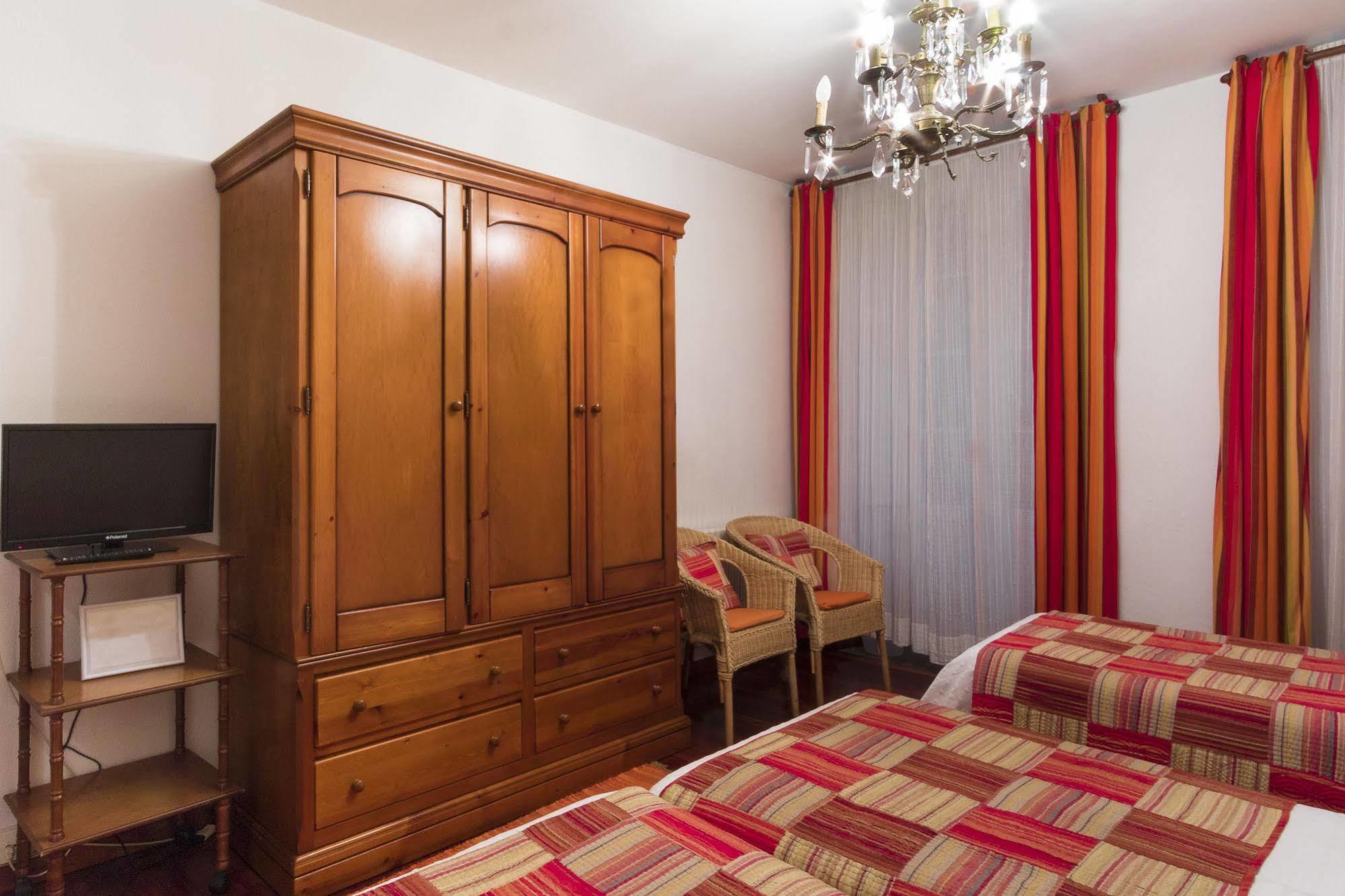 Hostal La Carballinesa Saint-Jacques-de-Compostelle Extérieur photo
