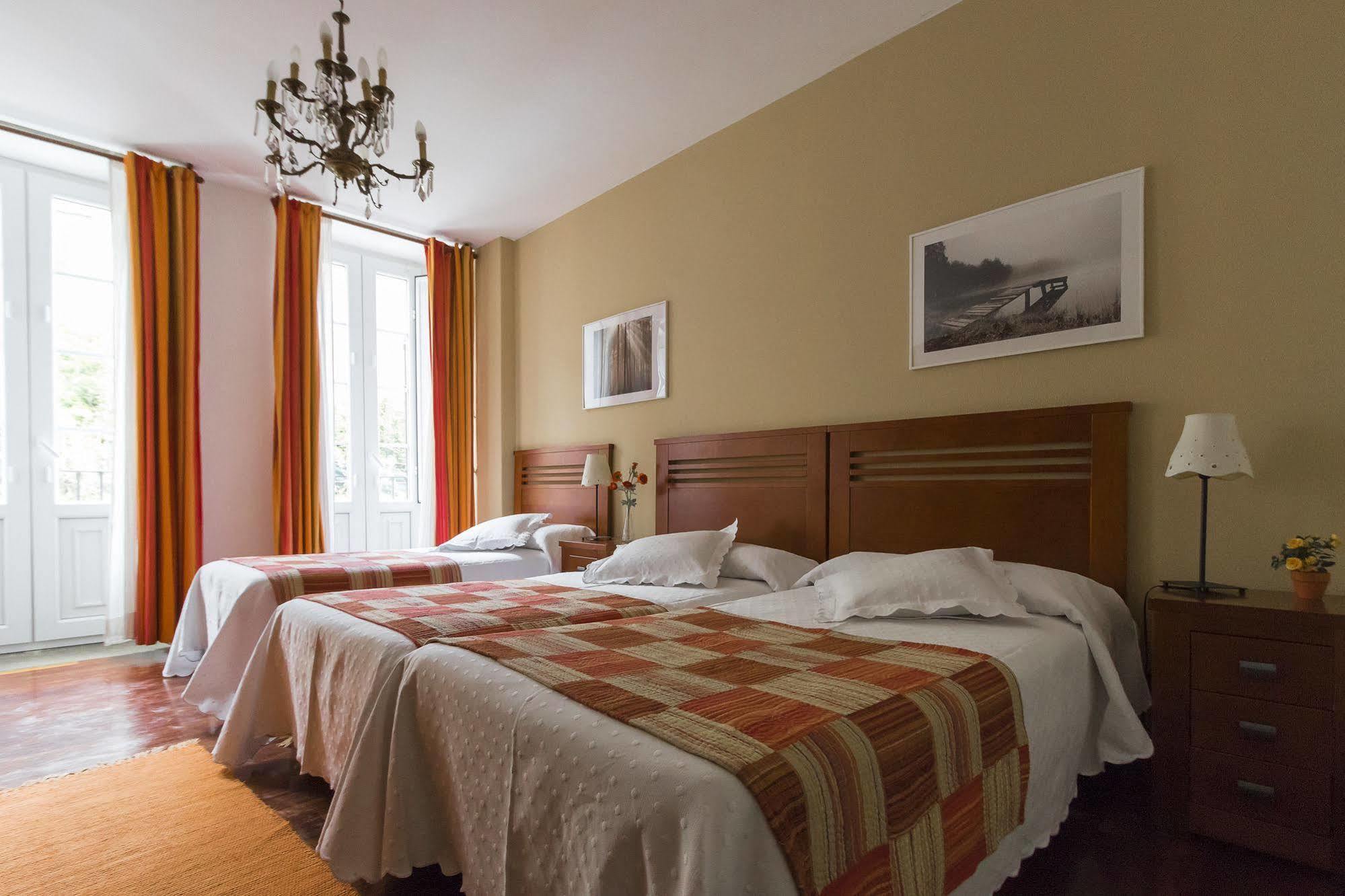 Hostal La Carballinesa Saint-Jacques-de-Compostelle Extérieur photo