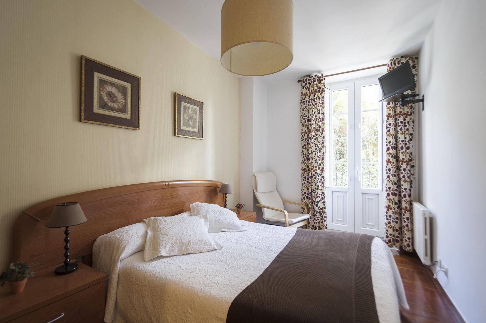 Hostal La Carballinesa Saint-Jacques-de-Compostelle Extérieur photo
